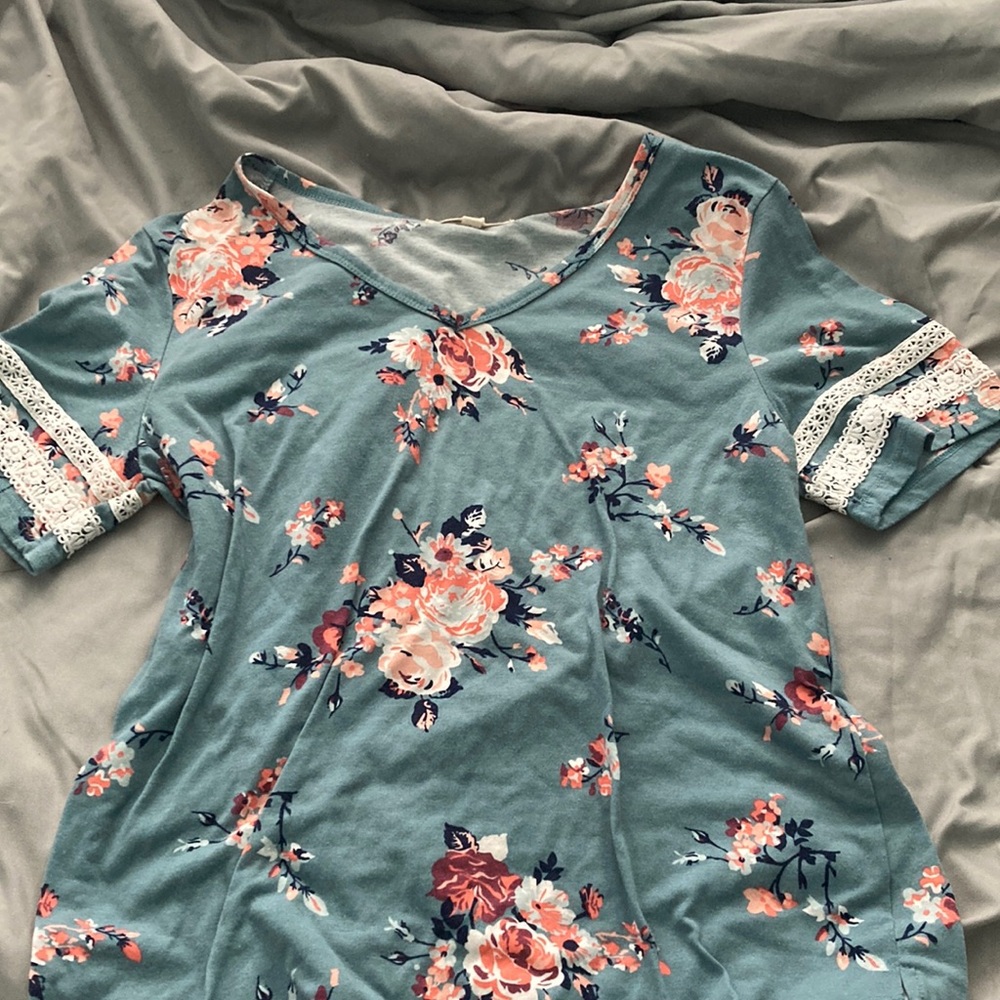 Kids Size large top from wall flower